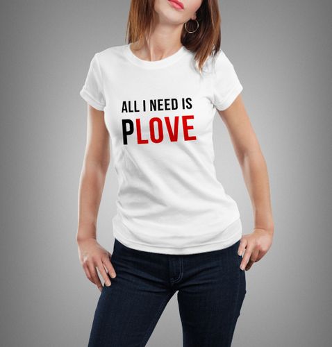 All i need is plove printi bilan Willmoda futbolkasi