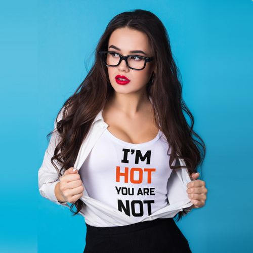 Im hot you are not printi bilan Willmoda futbolkasi