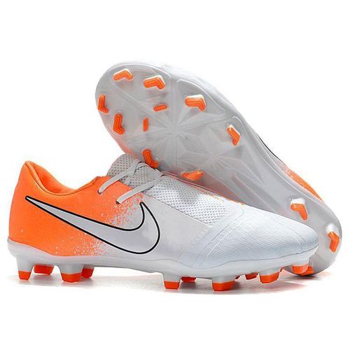 Футбольные бутсы Nike Phantom Venom