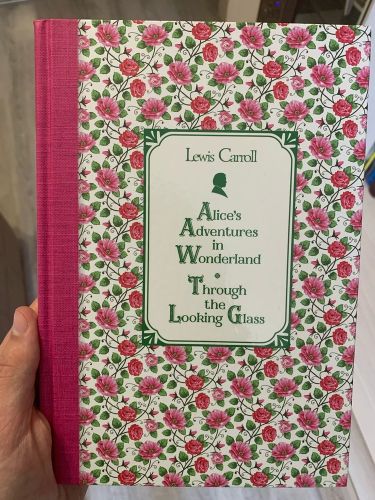 Алиса в Стране чудес. Алиса в Зазеркалье = Alice`s Adventures in Wonderland. Through the Looking Glass | Льюис Кэрролл, sotib olish