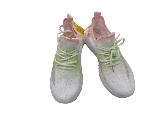 Krossovkalar YEEZY Y3713