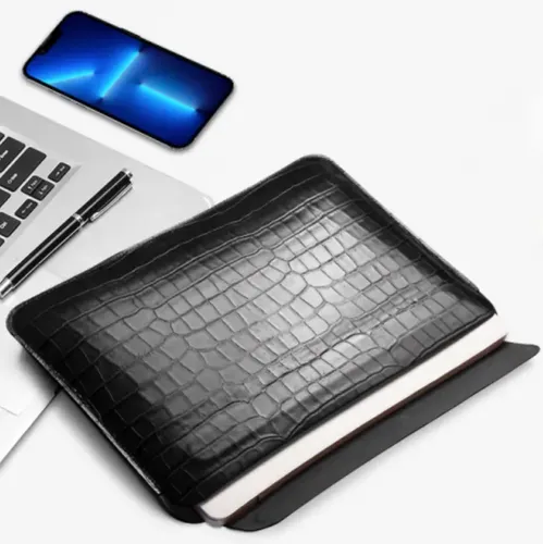 Чехол Wiwu для MacBook 14.2" из натуральной кожи, Черный, 64900000 UZS