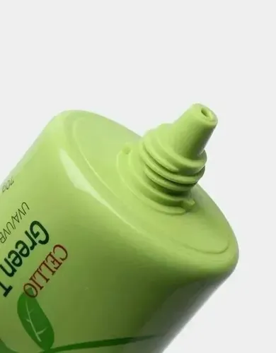 Солнцезащитный крем с зеленым чаем Cellio Green Tea Whitening Sun Cream SPF 50, 70 мл, фото № 4