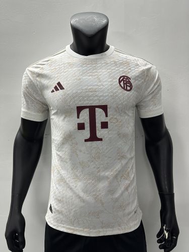 Uchinchi futbolka Adidas Bavariya Replica, Qaymoq rang