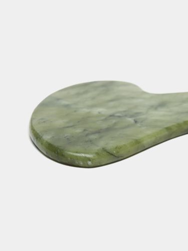 Скребок камень гуаша для лица и тела - лапка из нефрита, купить недорого