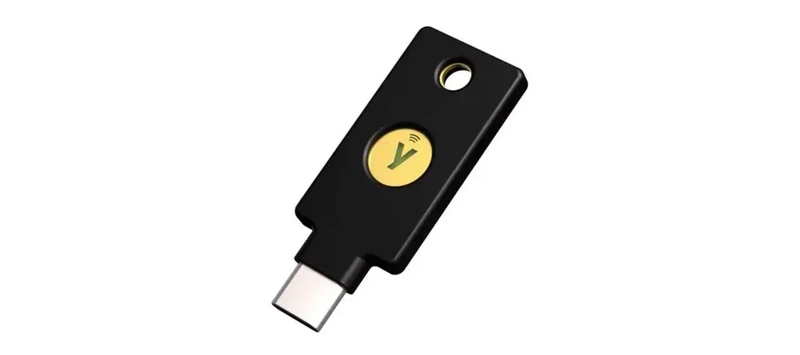 Аппаратный ключ Yubico Security Key C NFC, Черный